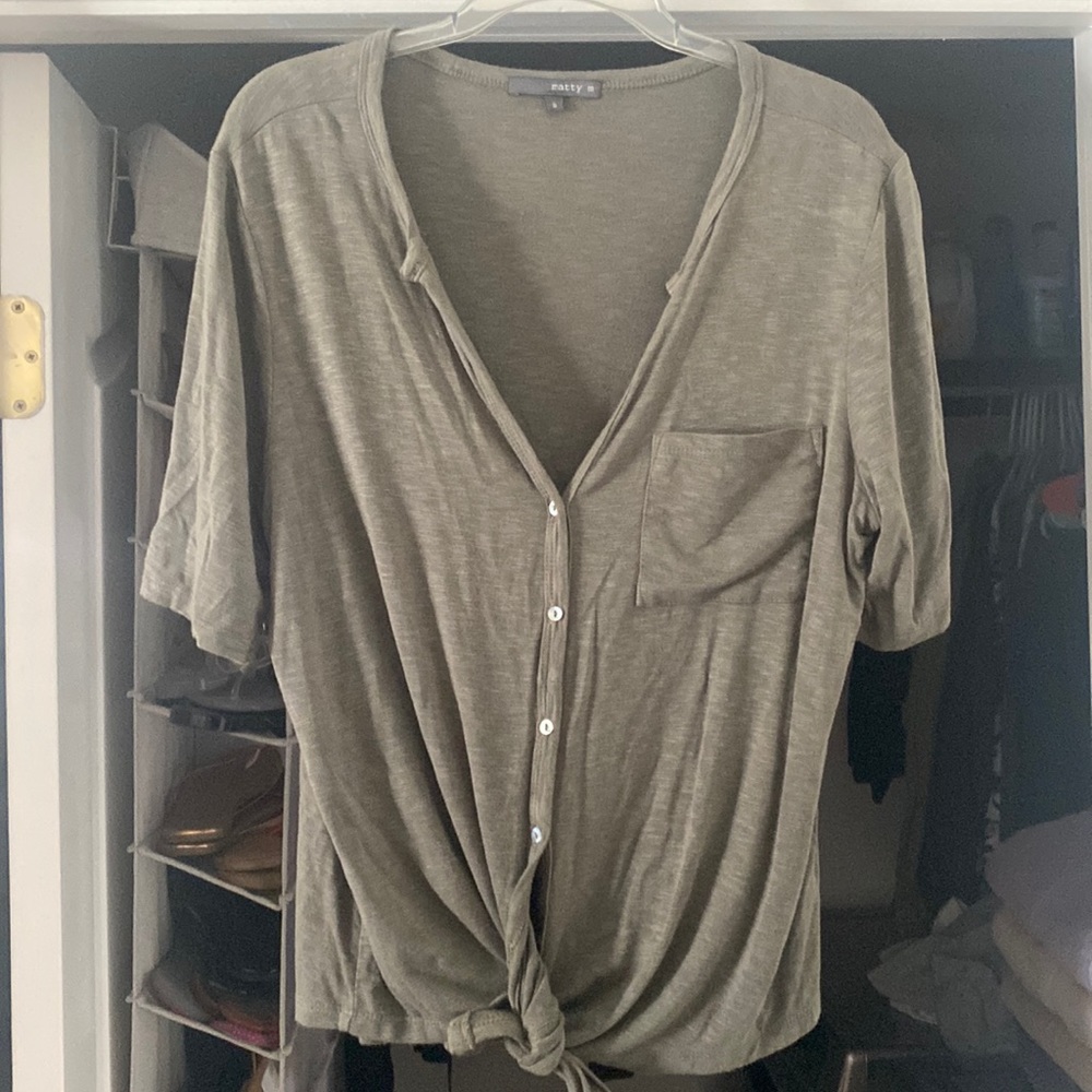3/4 sleeve rayon button up shirt. Olive green size small. New w/o tags.
